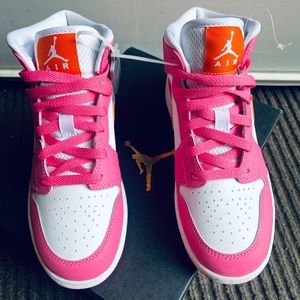 NIB Air Jordan 1MID 5Y Pinksicle